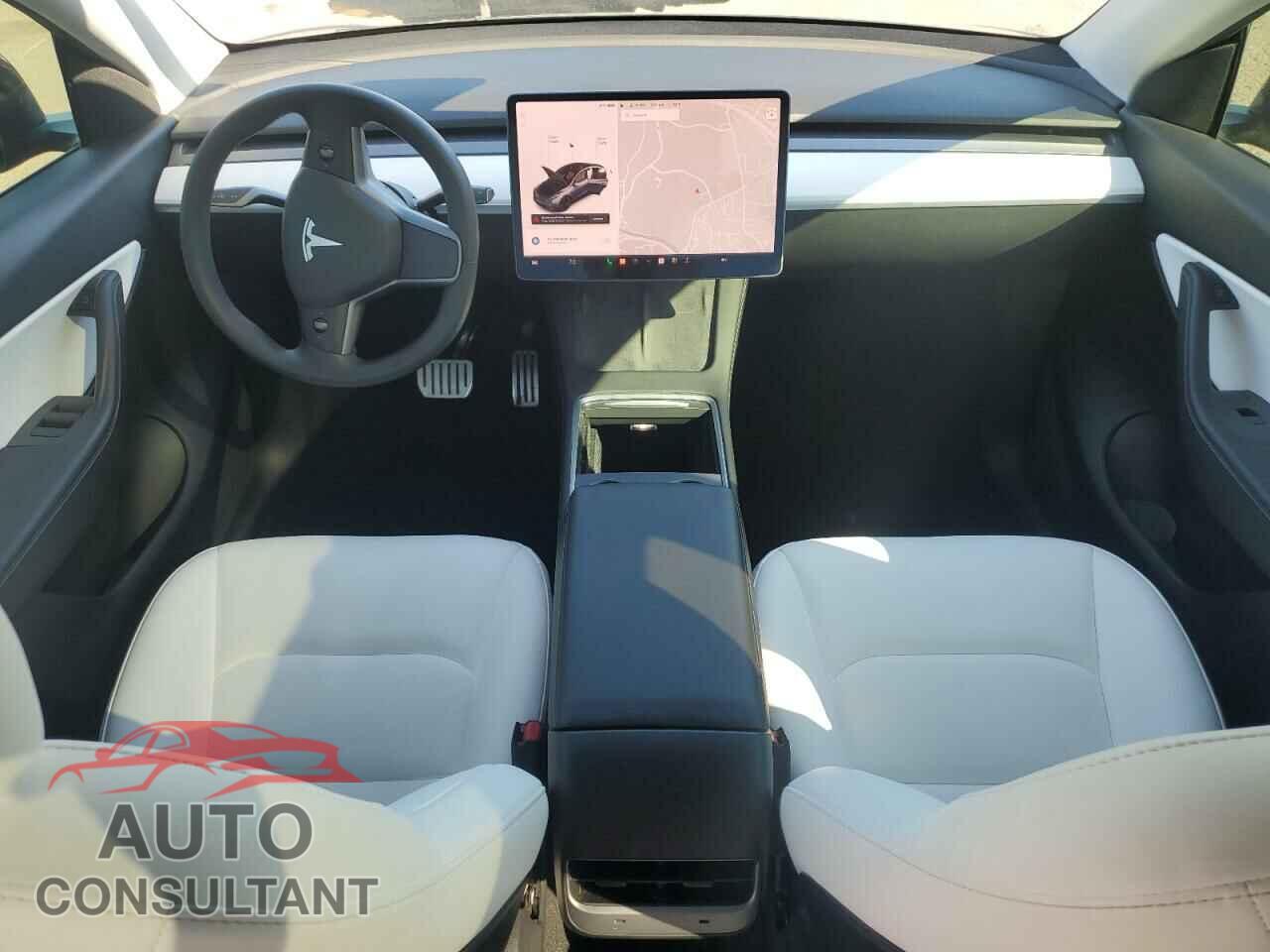 TESLA MODEL Y 2021 - 5YJYGDEF2MF197103