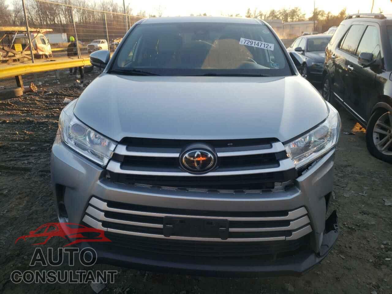 TOYOTA HIGHLANDER 2018 - 5TDBZRFH7JS883254