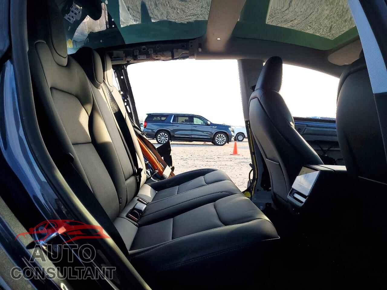 TESLA MODEL 3 2024 - 5YJ3E1EA8RF751903