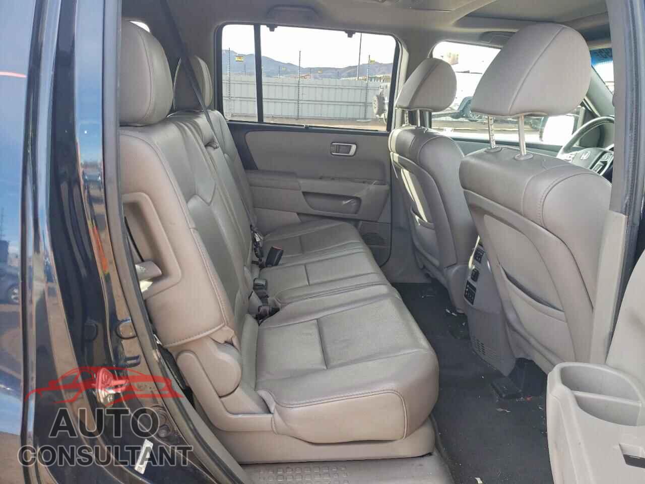 HONDA PILOT 2012 - 5FNYF4H95CB079568
