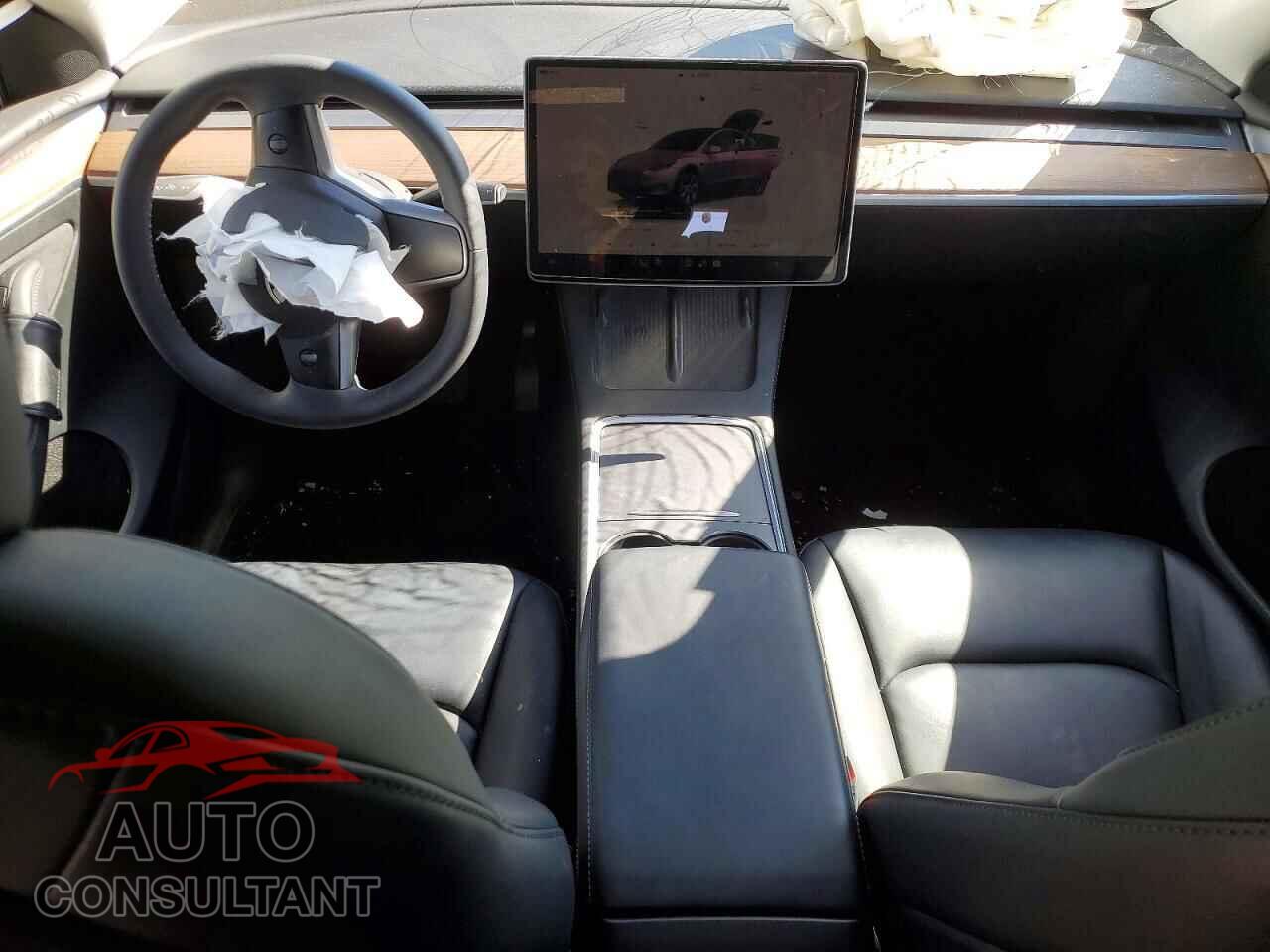 TESLA MODEL Y 2024 - 7SAYGAEEXRF027541