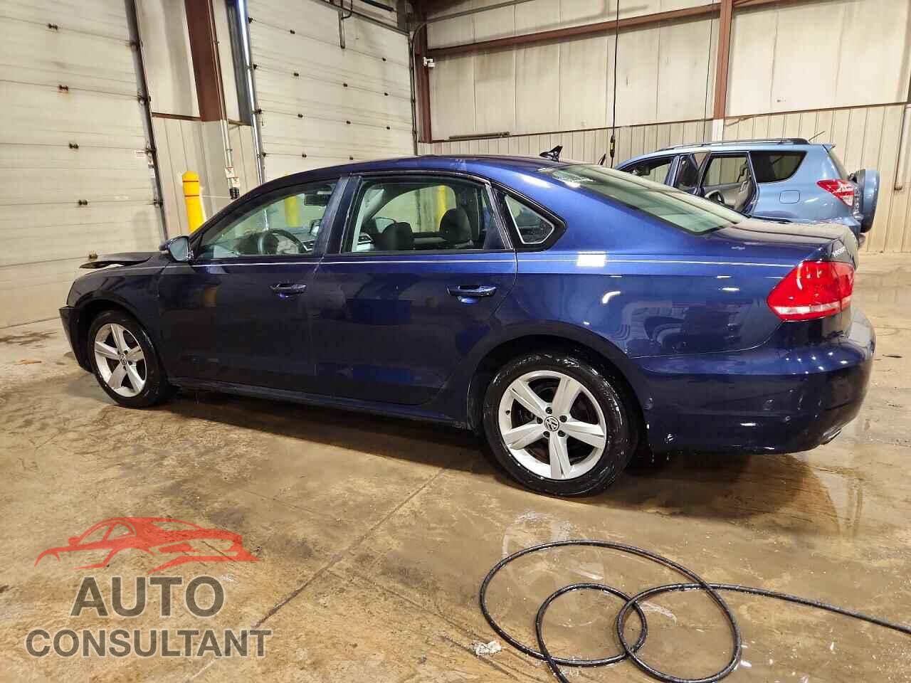 VOLKSWAGEN PASSAT 2012 - 1VWBP7A32CC088183