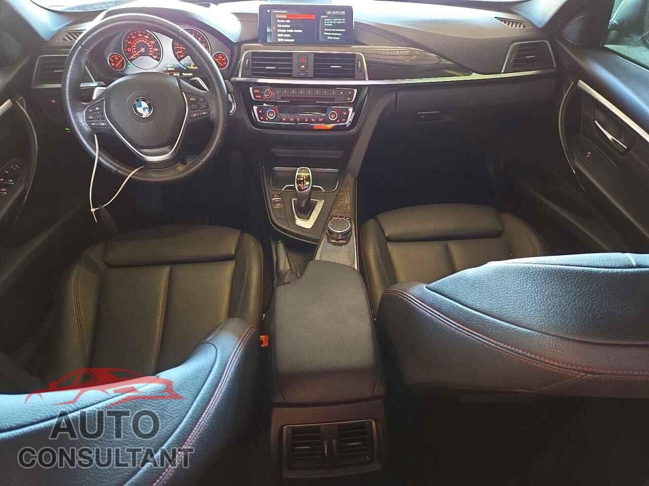 BMW 3 SERIES 2018 - WBA8B9C52JEE80880