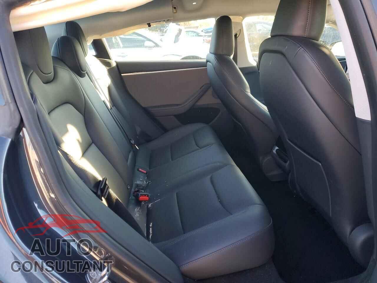 TESLA MODEL 3 2024 - 5YJ3E1EA9RF726783