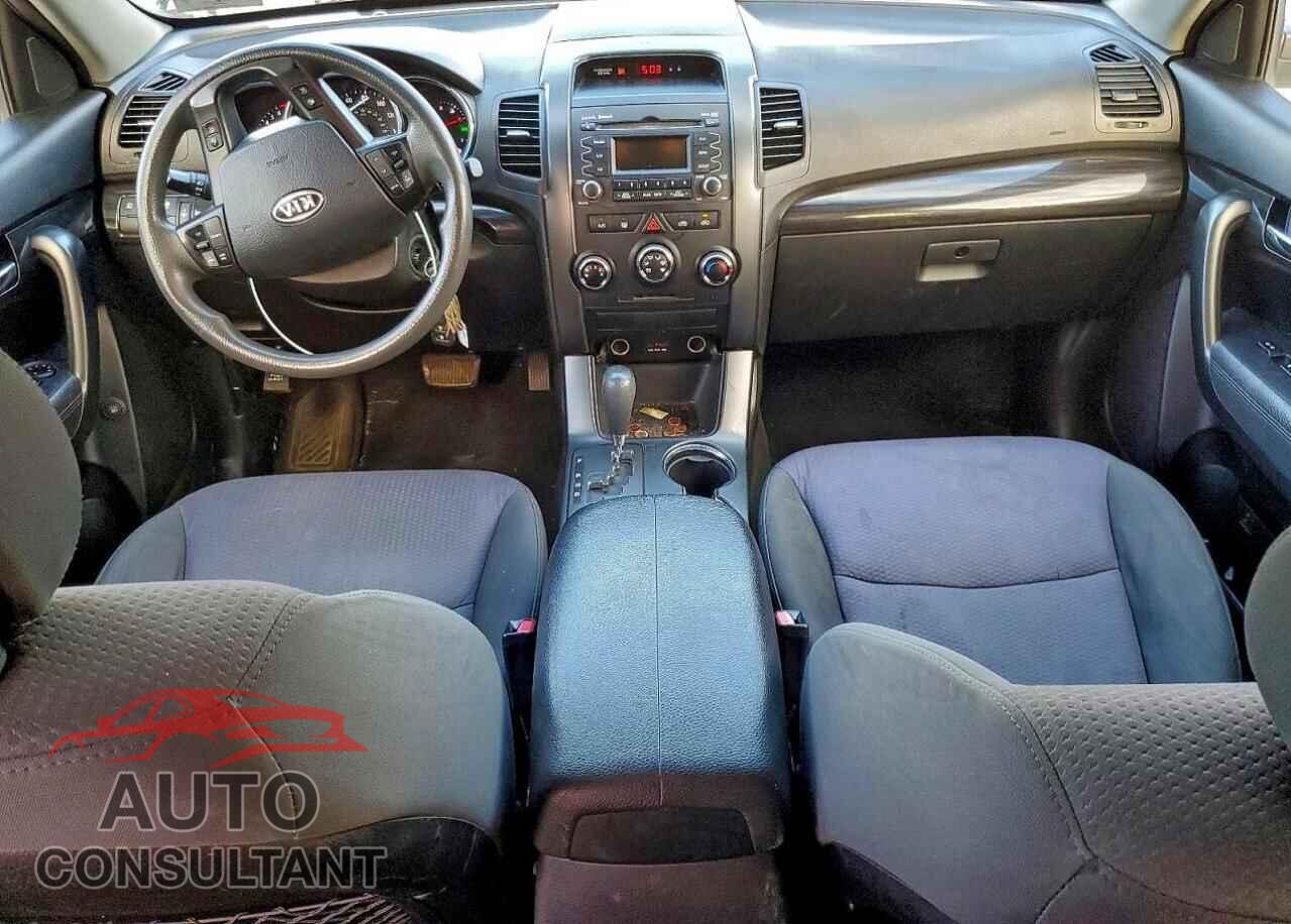 KIA SORENTO 2013 - 5XYKT3A15DG324084