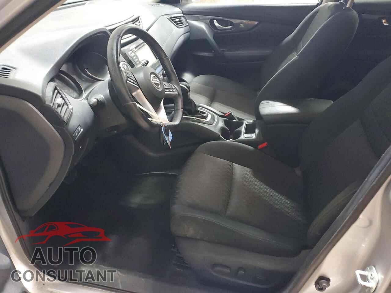 NISSAN ROGUE 2018 - KNMAT2MV5JP619151