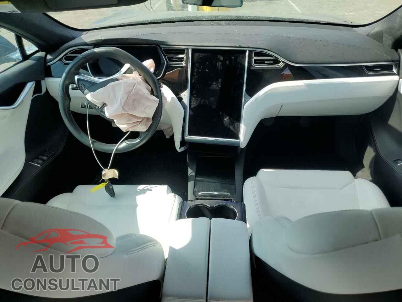 TESLA MODEL S 2017 - 5YJSA1E13HF215947