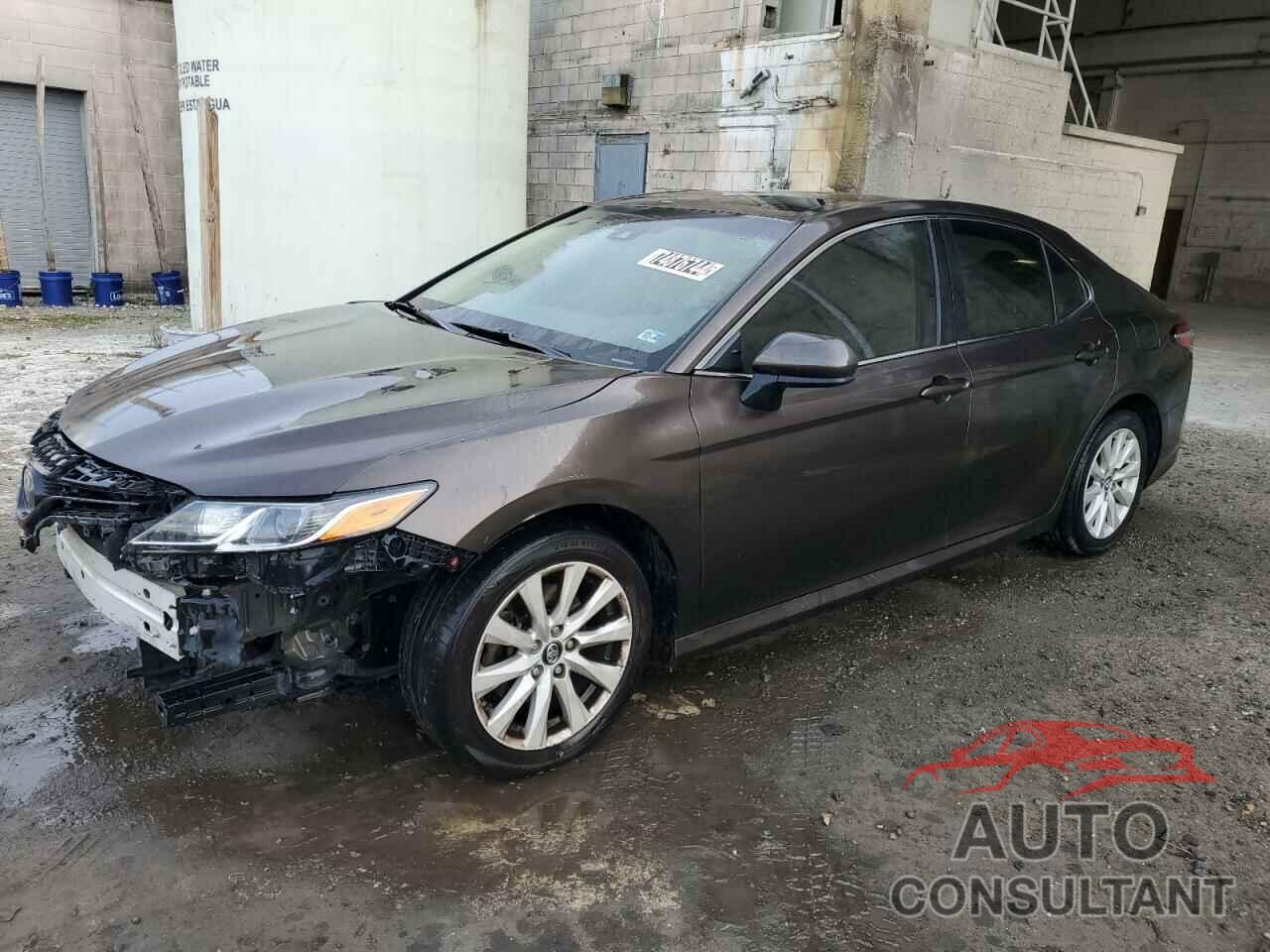 TOYOTA CAMRY 2018 - 4T1B11HK9JU631983
