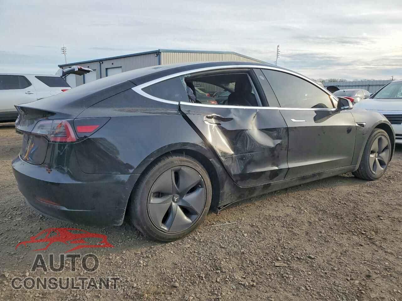 TESLA MODEL 3 2018 - 5YJ3E1EA8JF156909
