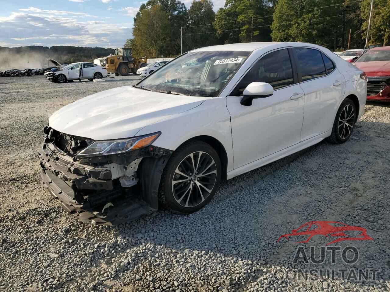 TOYOTA CAMRY 2018 - 4T1B11HK4JU631244