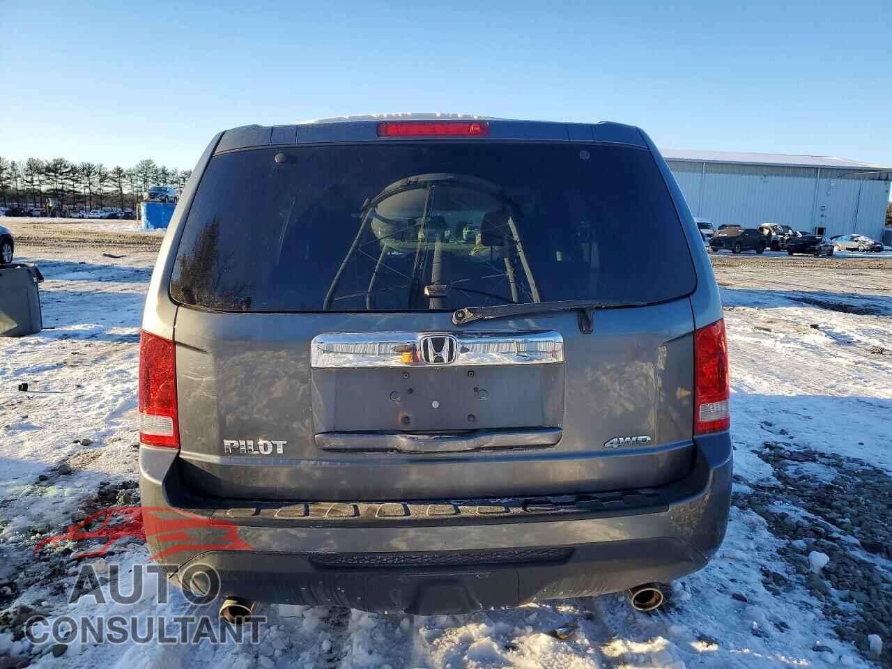 HONDA PILOT 2013 - 5FNYF4H56DB044116