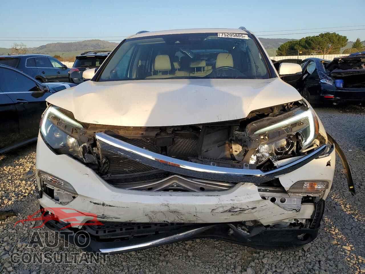 HONDA PILOT 2017 - 5FNYF6H9XHB016095