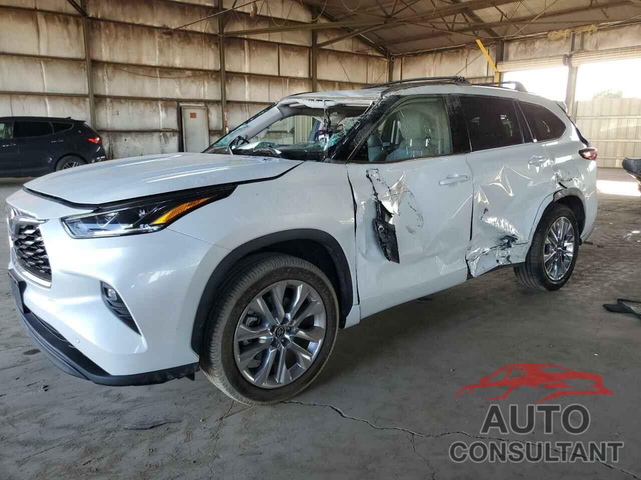 TOYOTA HIGHLANDER 2022 - 5TDYZRAHXNS116327