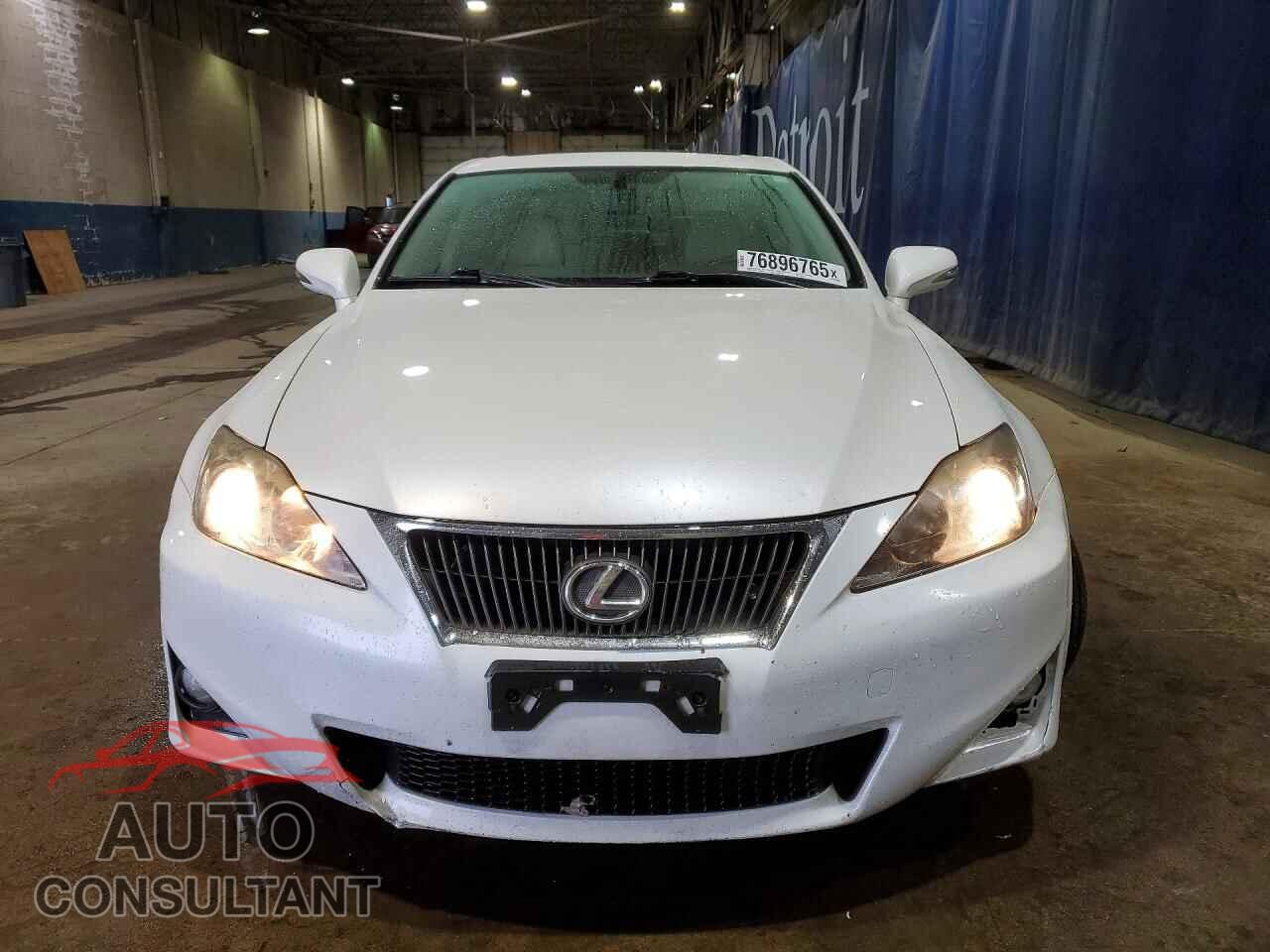LEXUS IS 2011 - JTHCF5C20B5051959