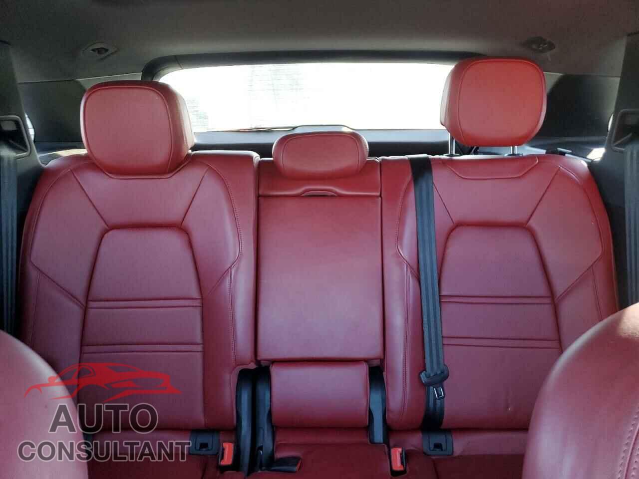 PORSCHE CAYENNE 2019 - WP1AA2AY1KDA03677