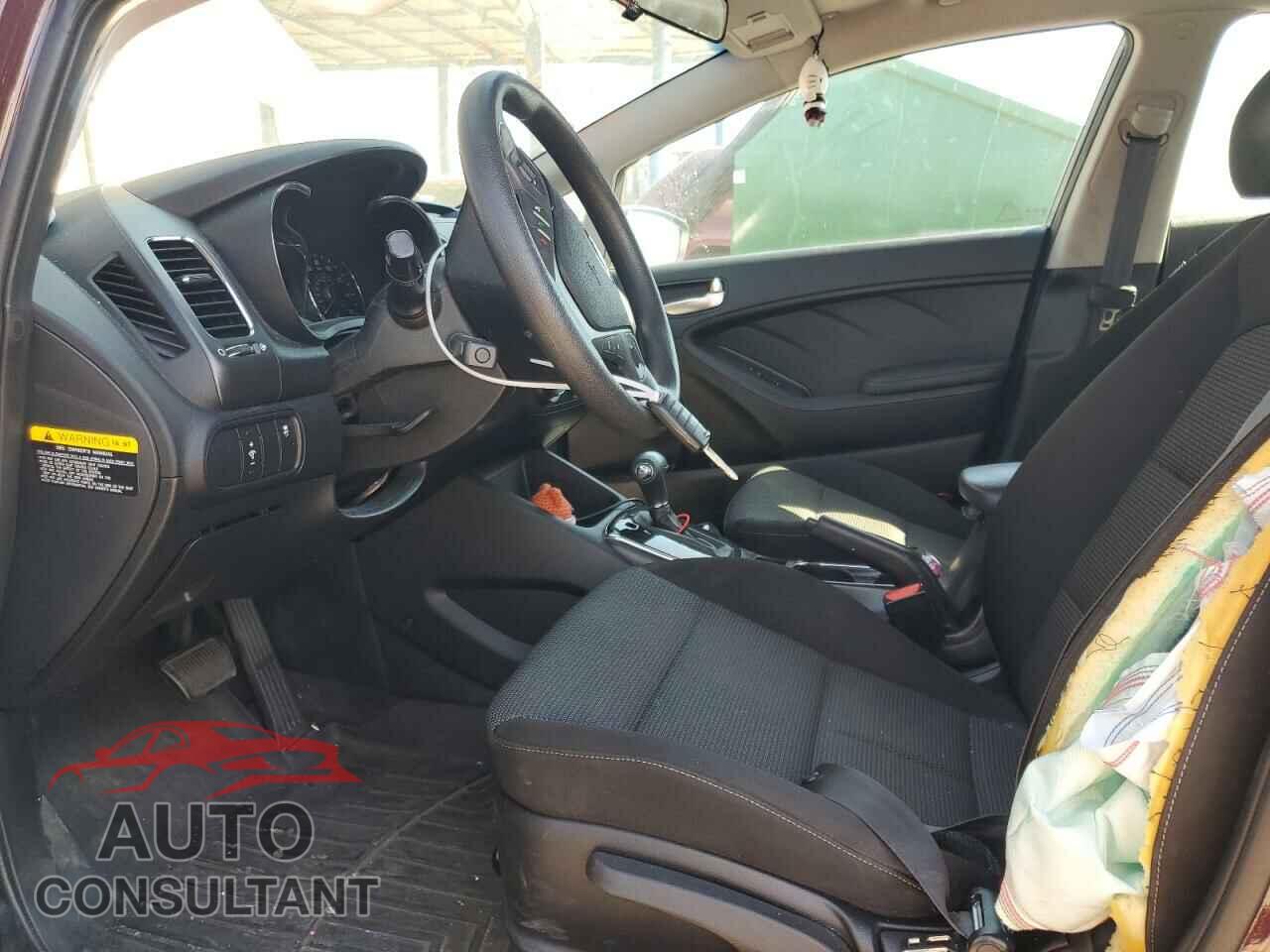 KIA FORTE 2017 - 3KPFK4A76HE024457