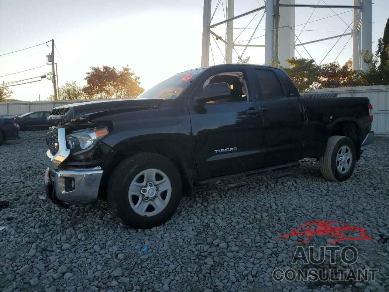 TOYOTA TUNDRA 2019 - 5TFUM5F18KX083271