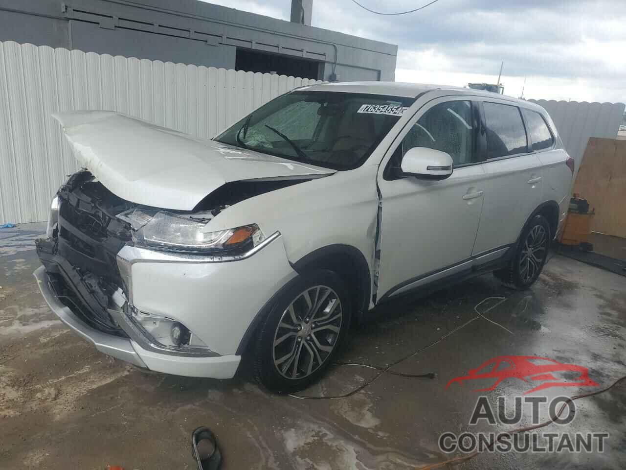MITSUBISHI OUTLANDER 2018 - JA4AD3A3XJZ037017