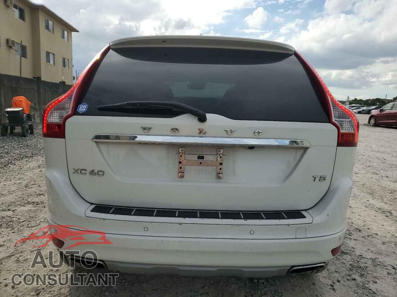 VOLVO XC60 2017 - YV440MDUXH2199366