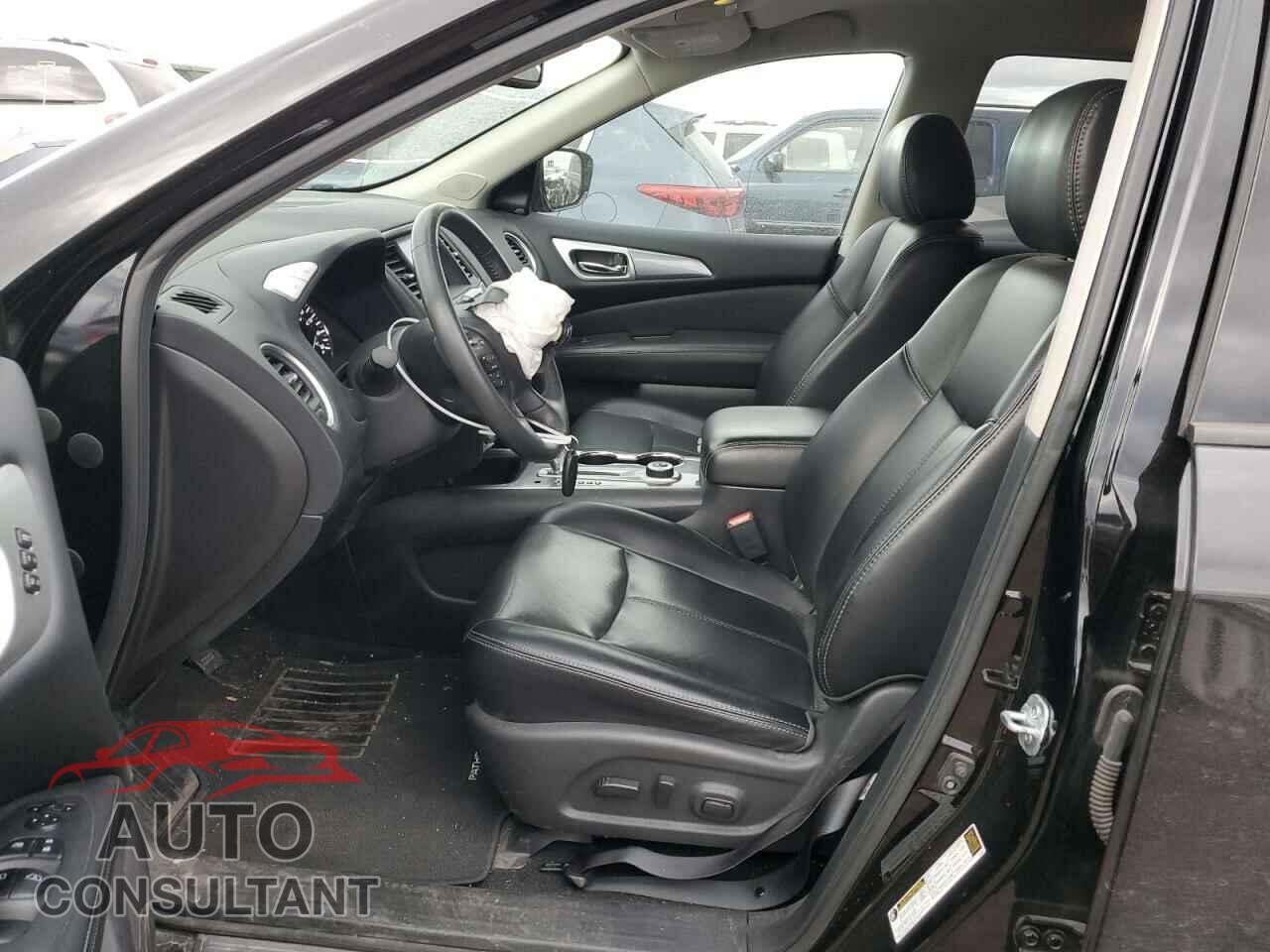 NISSAN PATHFINDER 2017 - 5N1DR2MM2HC666945