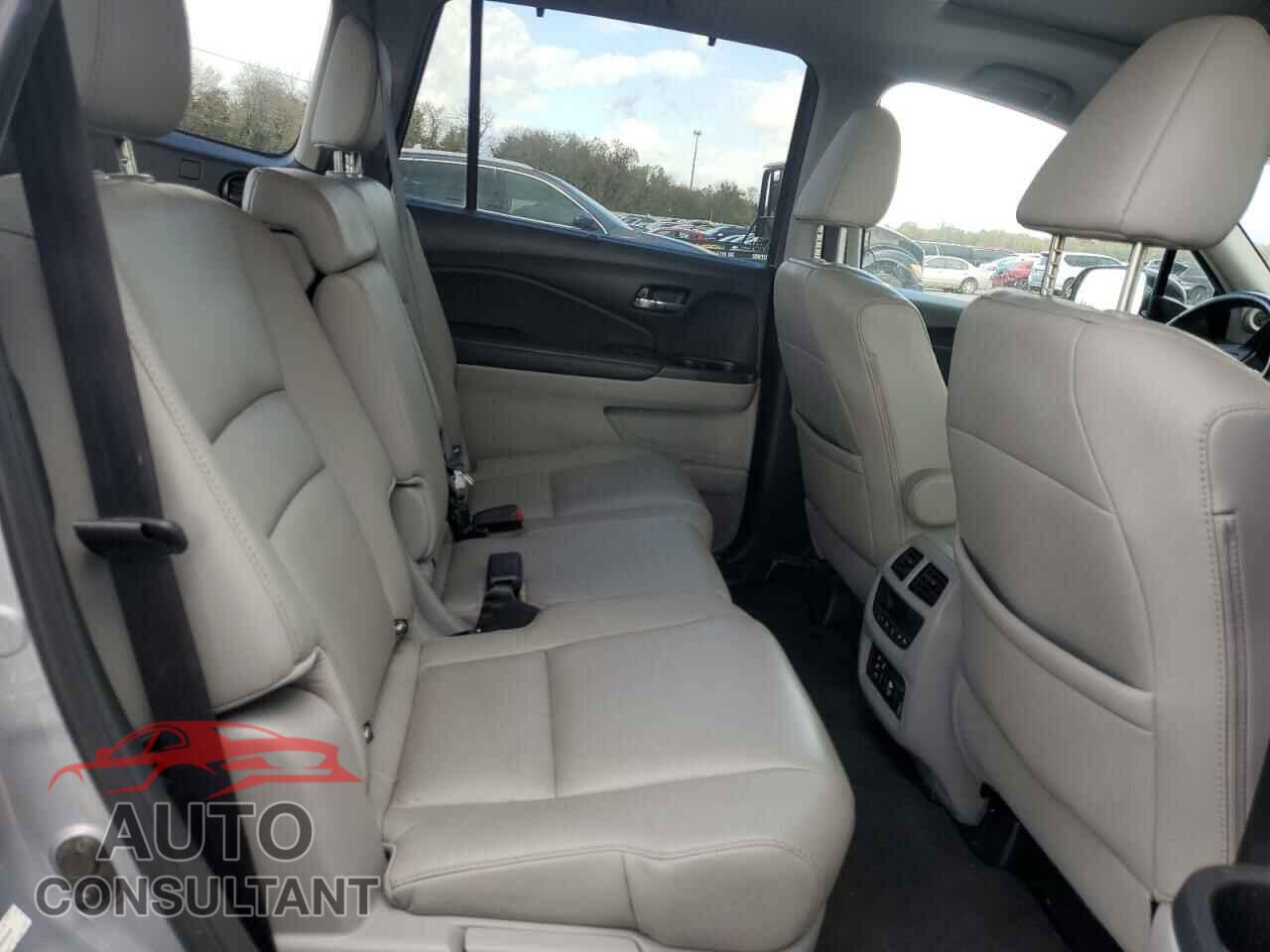 HONDA PILOT 2016 - 5FNYF6H92GB095809