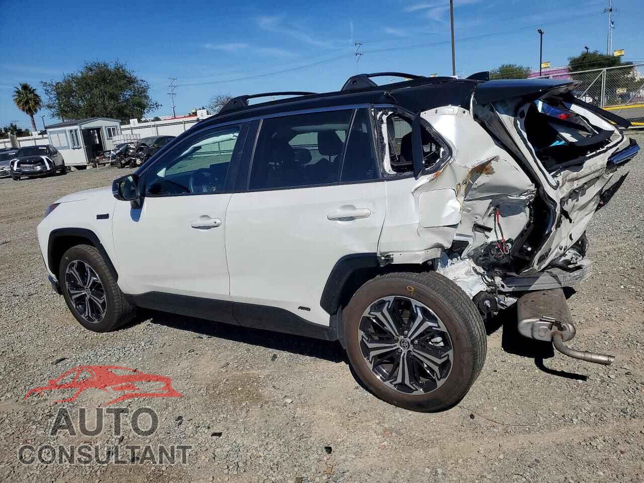TOYOTA RAV4 2024 - JTMFB3FV3RD188351