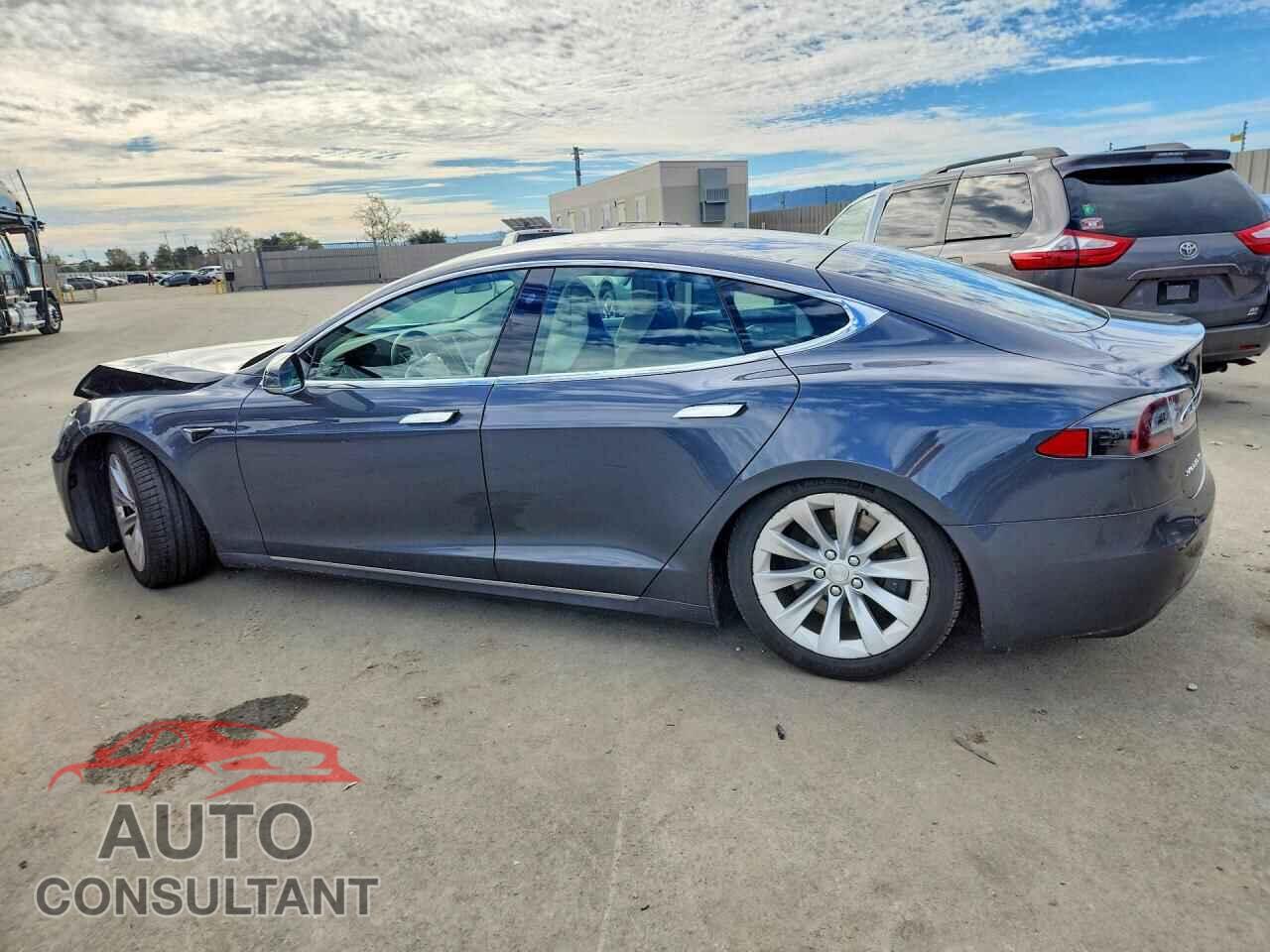 TESLA MODEL S 2017 - 5YJSA1E2XHF217316