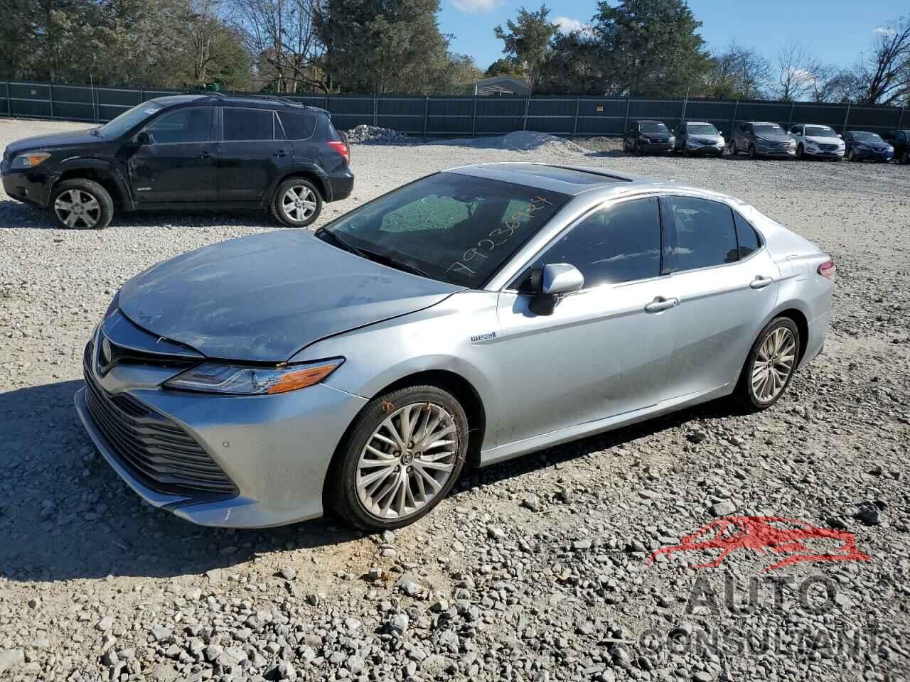 TOYOTA CAMRY 2018 - 4T1B21HK4JU001723