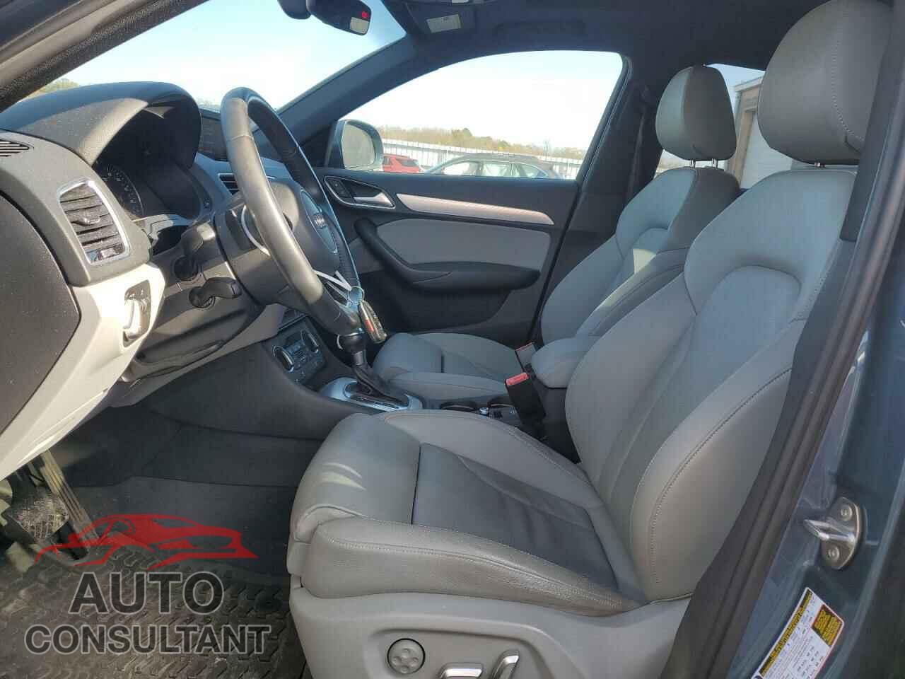 AUDI Q3 2018 - WA1ECCFS5JR004107