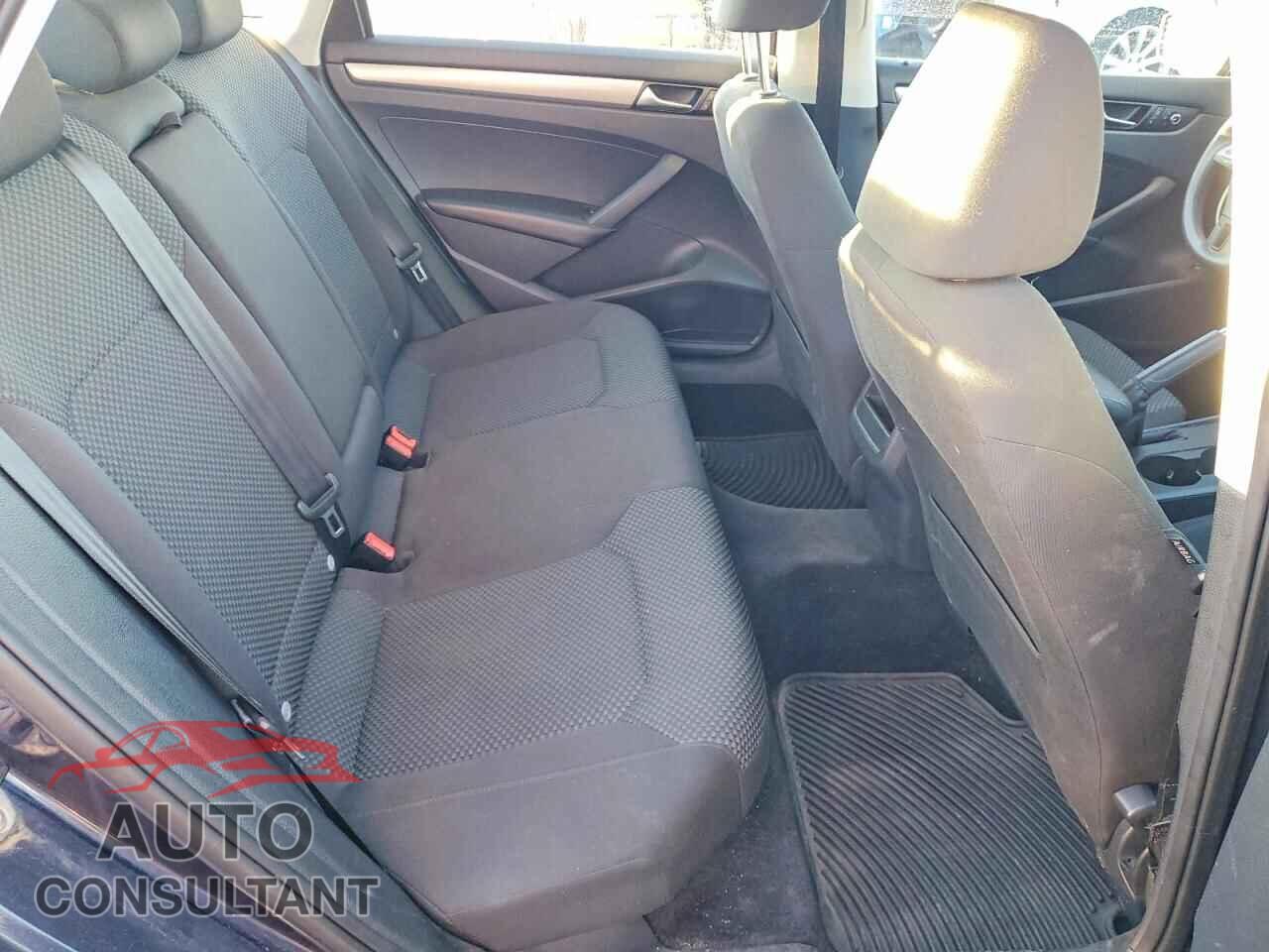 VOLKSWAGEN PASSAT 2013 - 1VWAP7A3XDC101615