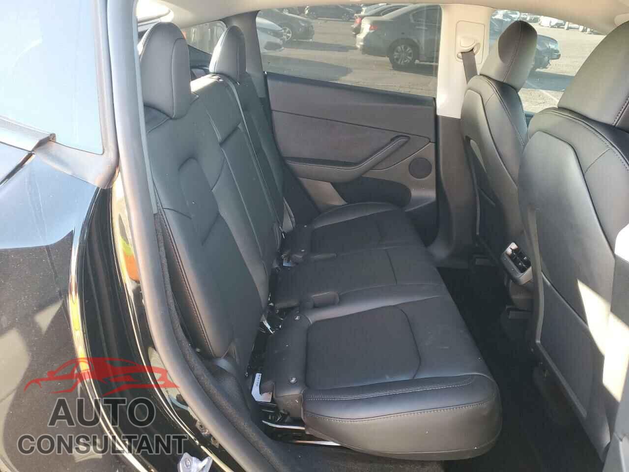 TESLA MODEL Y 2024 - 7SAYGDED8RF120213