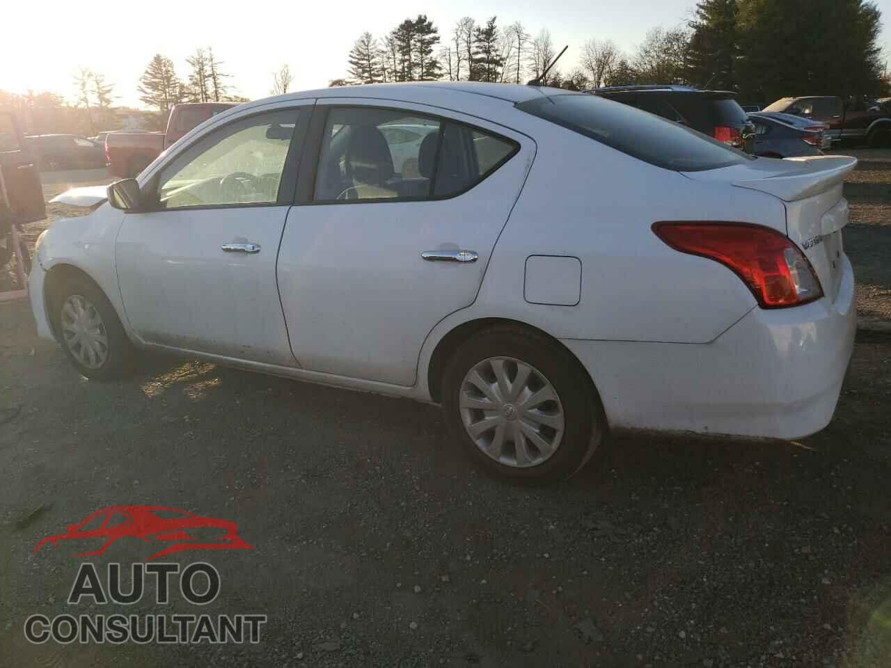 NISSAN VERSA 2019 - 3N1CN7AP3KL872961