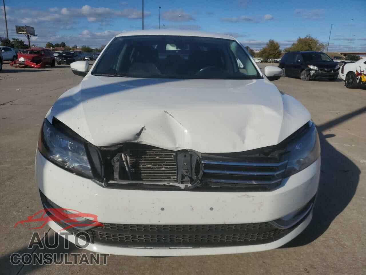 VOLKSWAGEN PASSAT 2015 - 1VWAT7A34FC108865