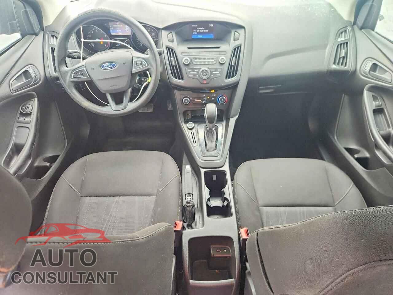 FORD FOCUS 2017 - 1FADP3E21HL324289