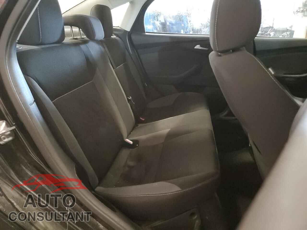 FORD FOCUS 2014 - 1FADP3F2XEL292632