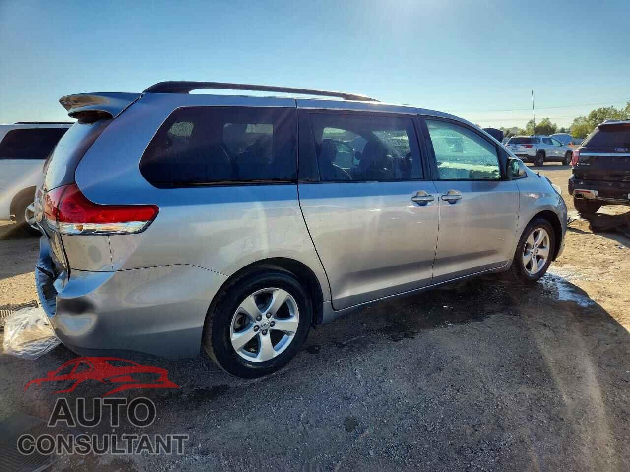 TOYOTA SIENNA 2013 - 5TDKK3DC8DS291889