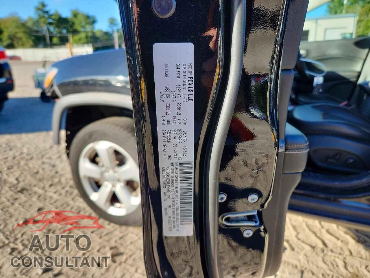 JEEP COMPASS 2020 - 3C4NJDBB8LT145917
