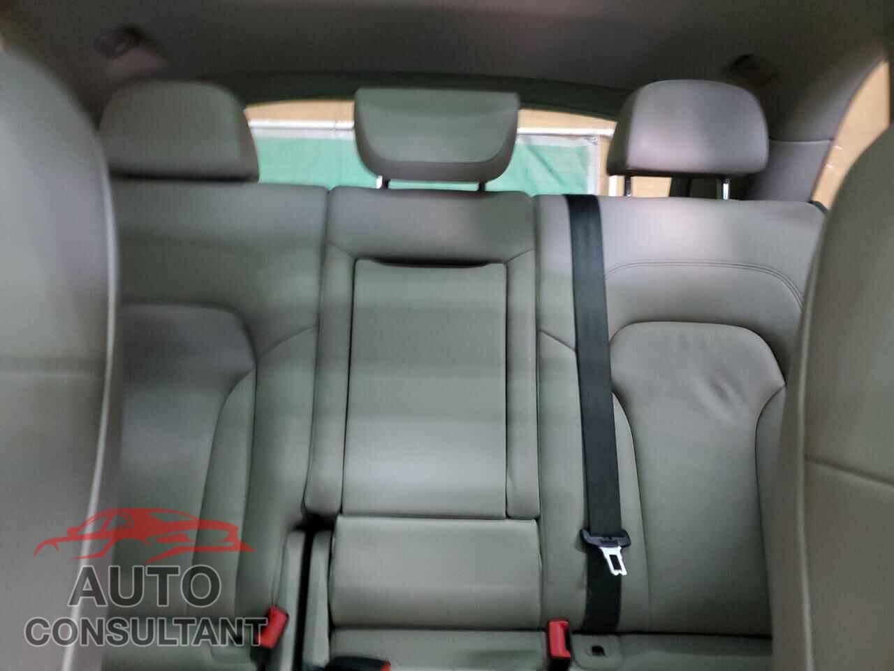 AUDI Q5 2012 - WA1LFAFP1CA110344