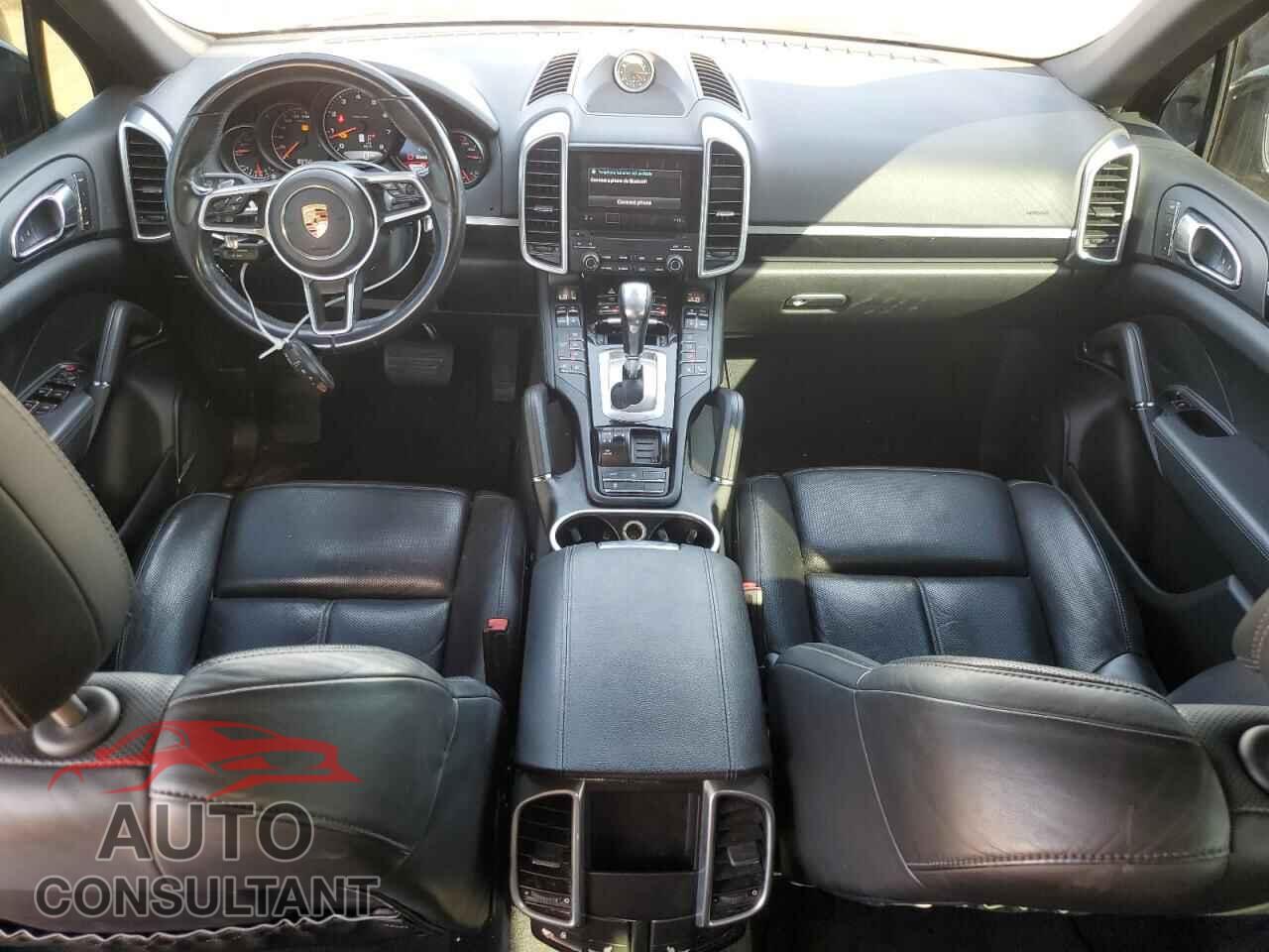 PORSCHE CAYENNE 2017 - WP1AA2A24HKA82939