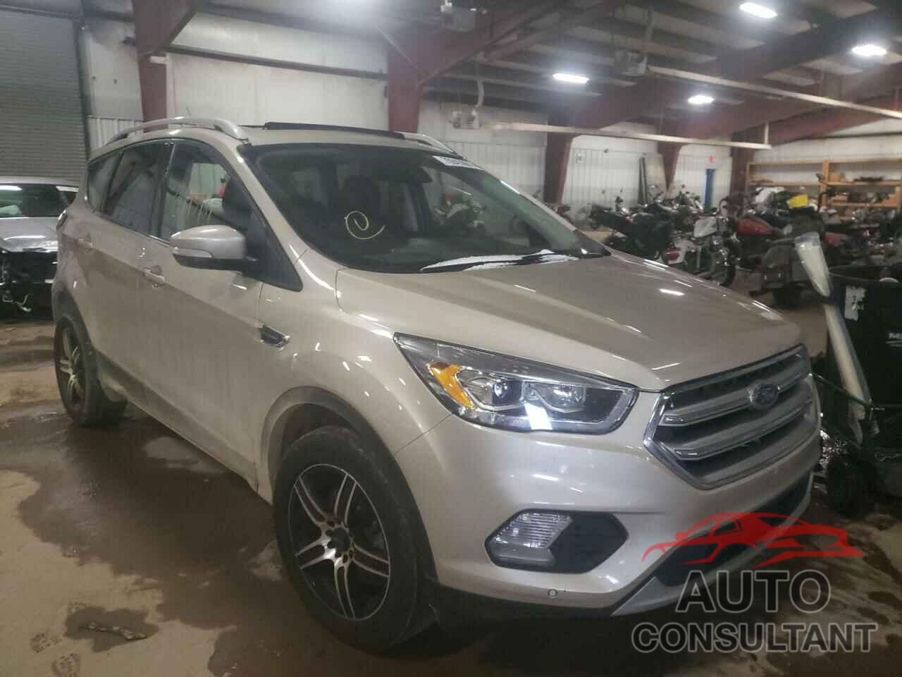FORD ESCAPE 2017 - 1FMCU9J9XHUE15300