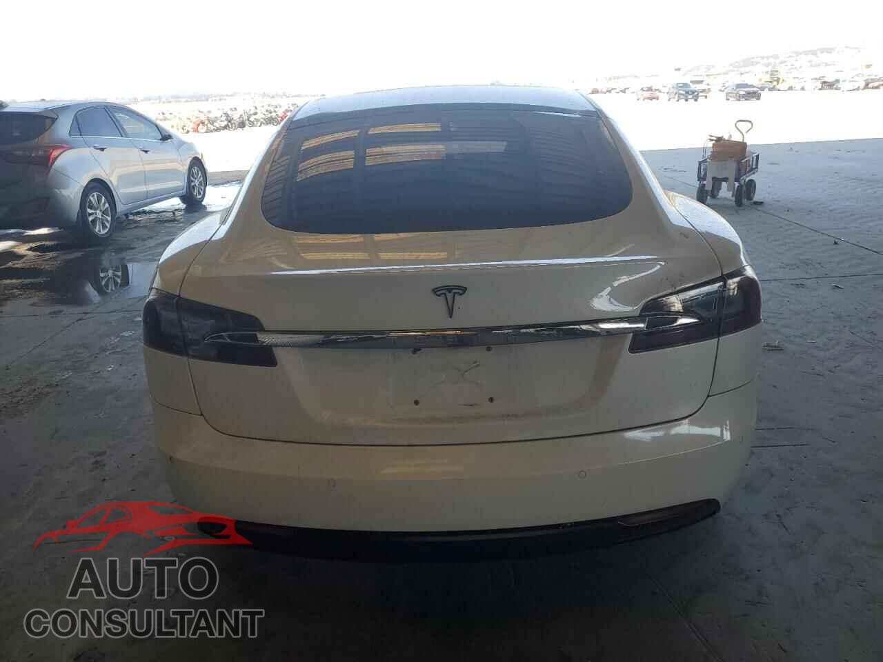 TESLA MODEL S 2018 - 5YJSA1E25JF281267