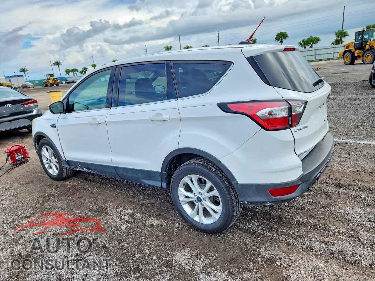 FORD ESCAPE 2017 - 1FMCU0GD4HUE65469
