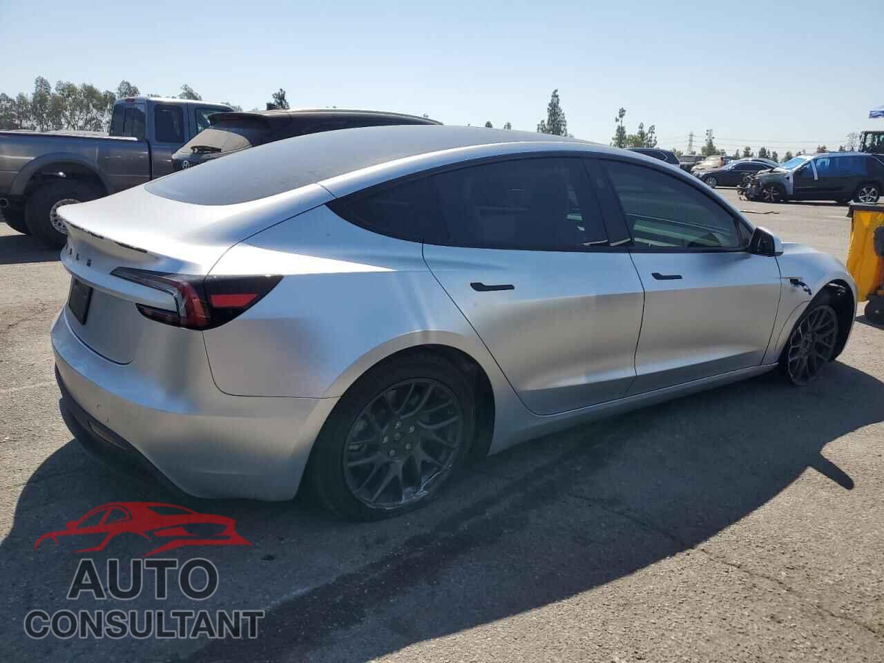 TESLA MODEL 3 2024 - 5YJ3E1EA2RF831732
