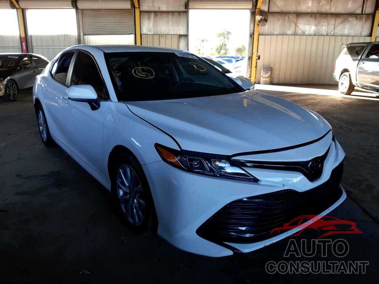 TOYOTA CAMRY 2018 - 4T1B11HKXJU571695
