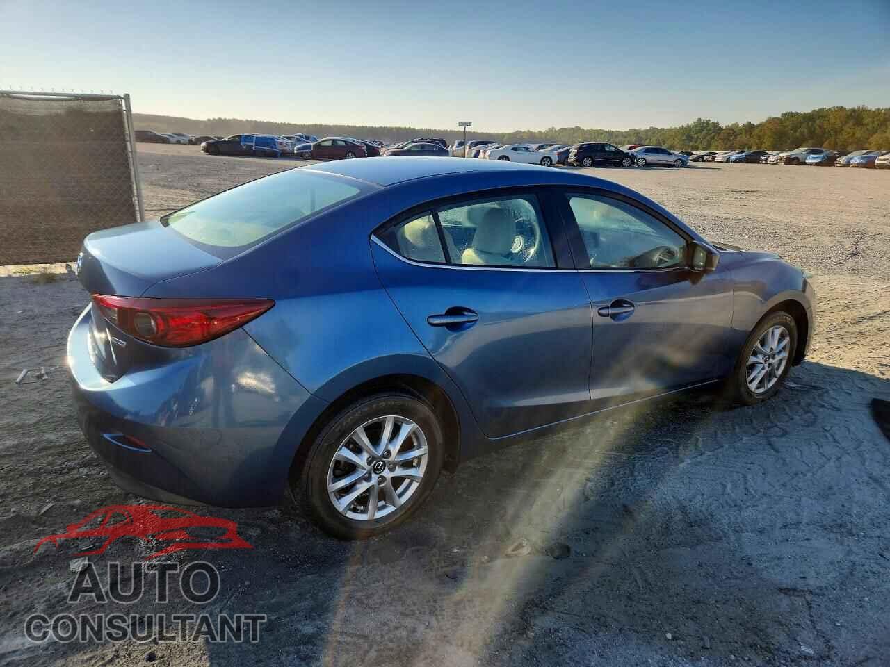 MAZDA 3 2018 - 3MZBN1U77JM174084