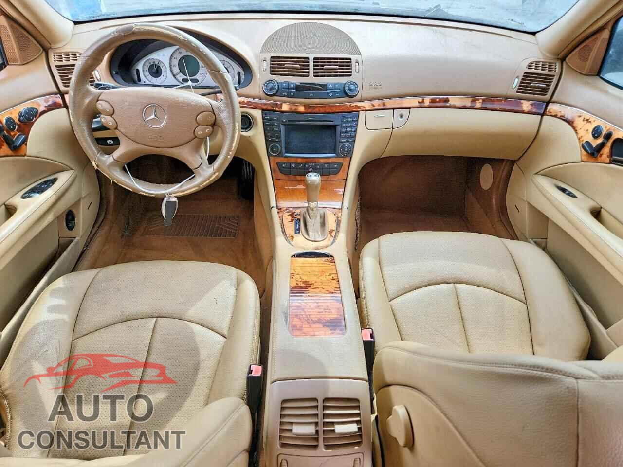 MERCEDES-BENZ E-CLASS 2009 - WDBUF56X89B421708