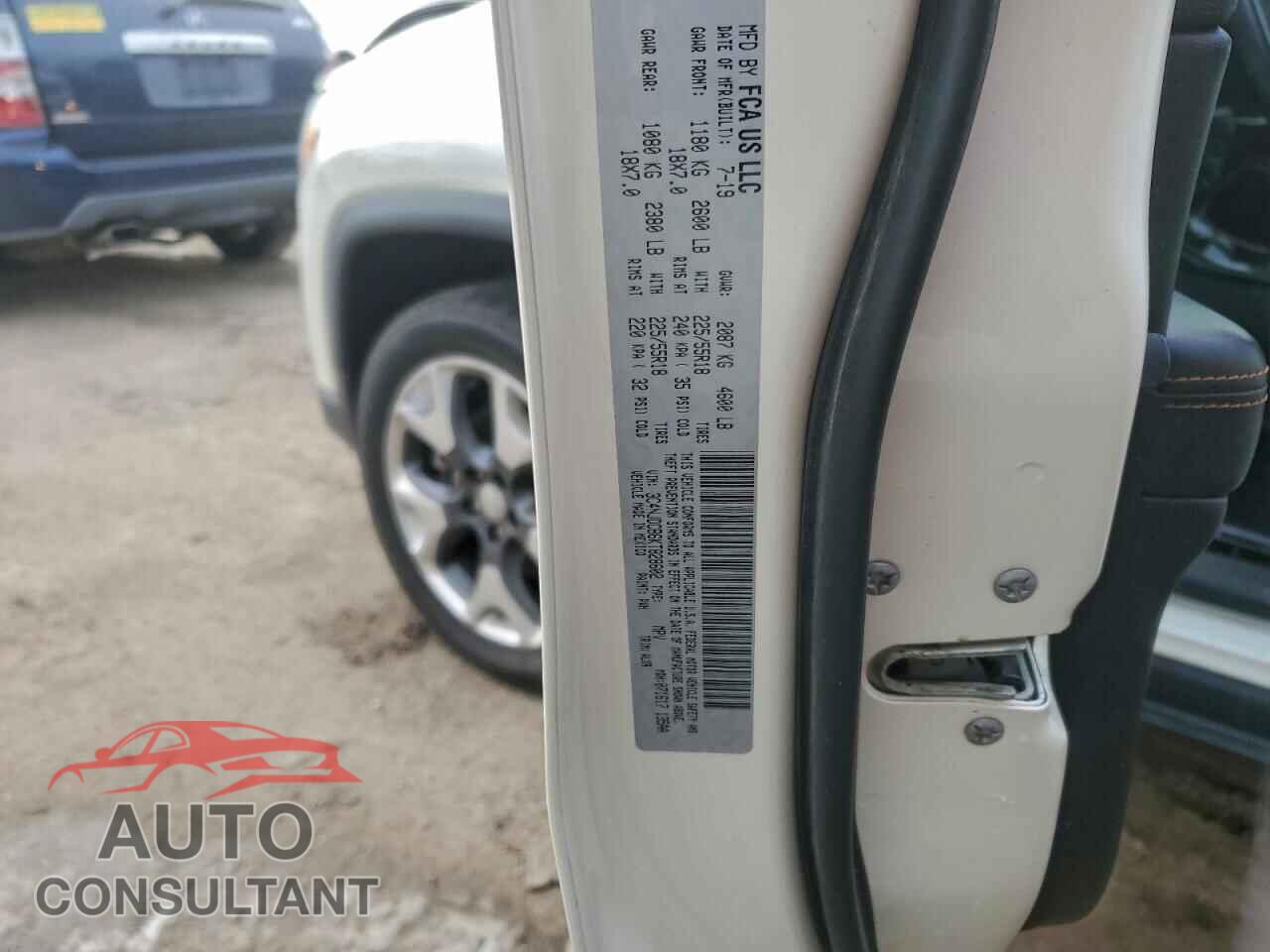 JEEP COMPASS 2019 - 3C4NJDCB6KT828602