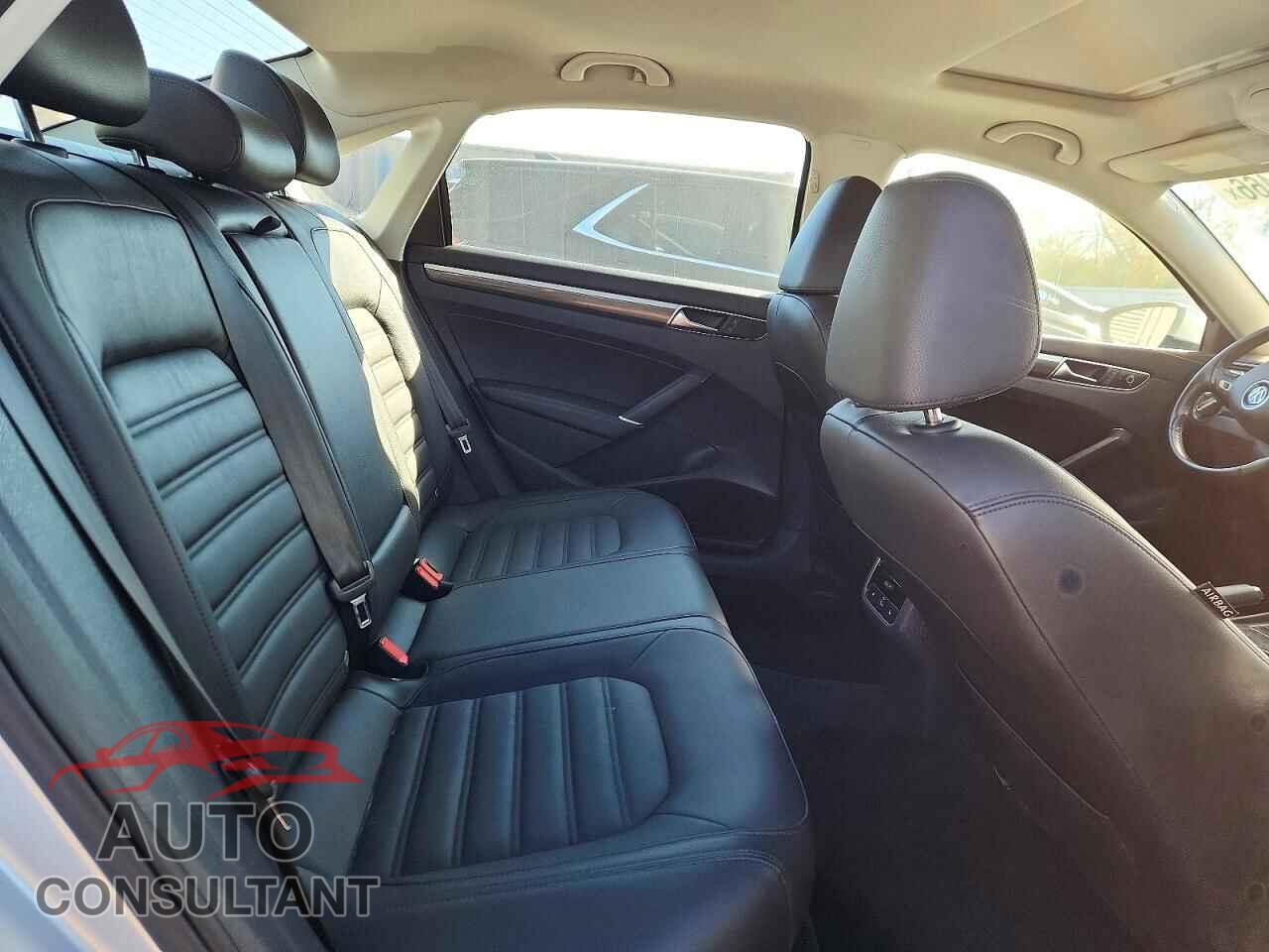 VOLKSWAGEN PASSAT 2017 - 1VWCM7A35HC036115
