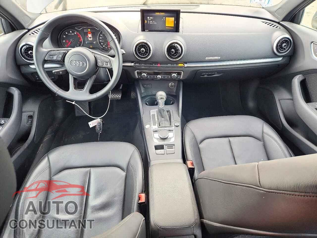 AUDI A3 2019 - WAUJEGFF7KA097511
