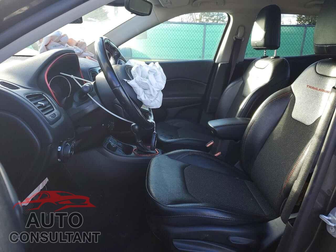 JEEP COMPASS 2020 - 3C4NJDDB3LT196304